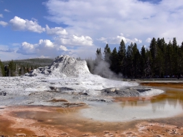 Castle geyser