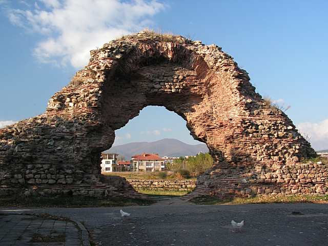 стена