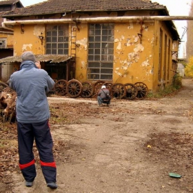 Zad ''V tyrsene sledite ot vremeto''
