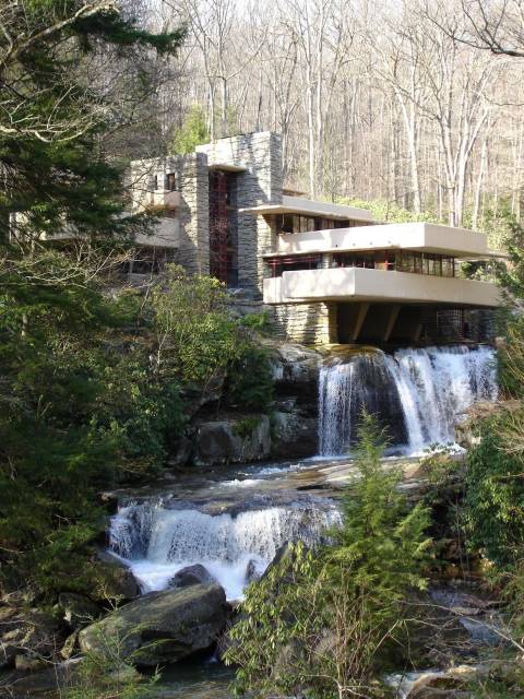 Falling Water - Frank Lloyd Wright