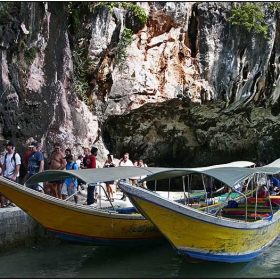 Long tail boats