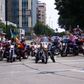 dykes on bikes