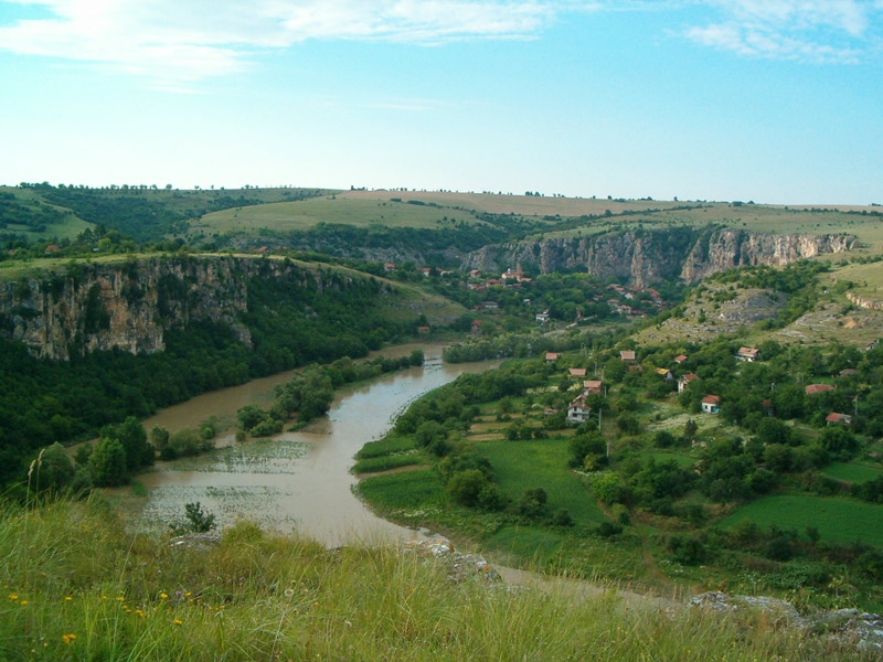 Водата спада ....