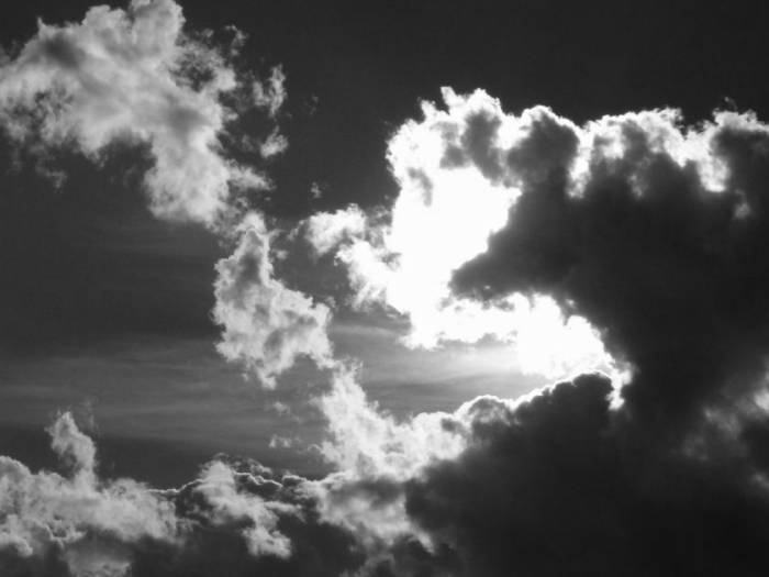 облаци (2; black & white)