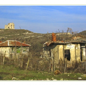 Забравени от хората и бога