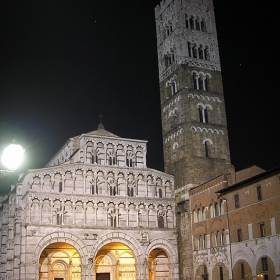 Lucca. Il Doumo by night