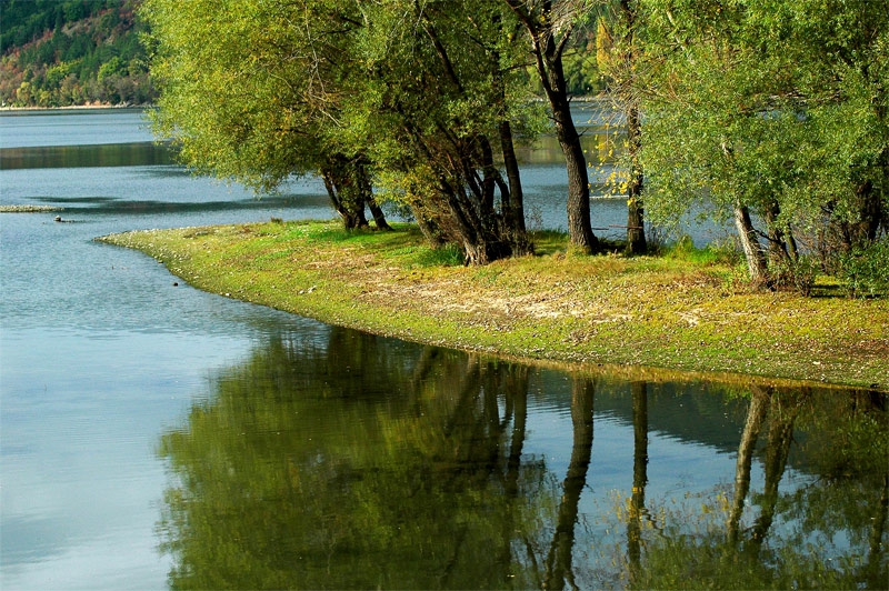 Бавно идва есента