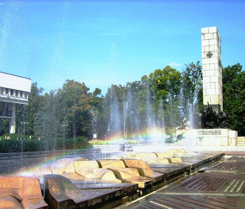 Дъга във фонтана