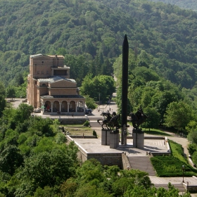 Паметника на Асеневци