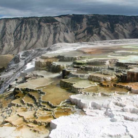 Mammoth hot springs 2