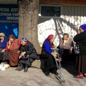 Петък клюкарен /пазарен/ ден в маалата......
