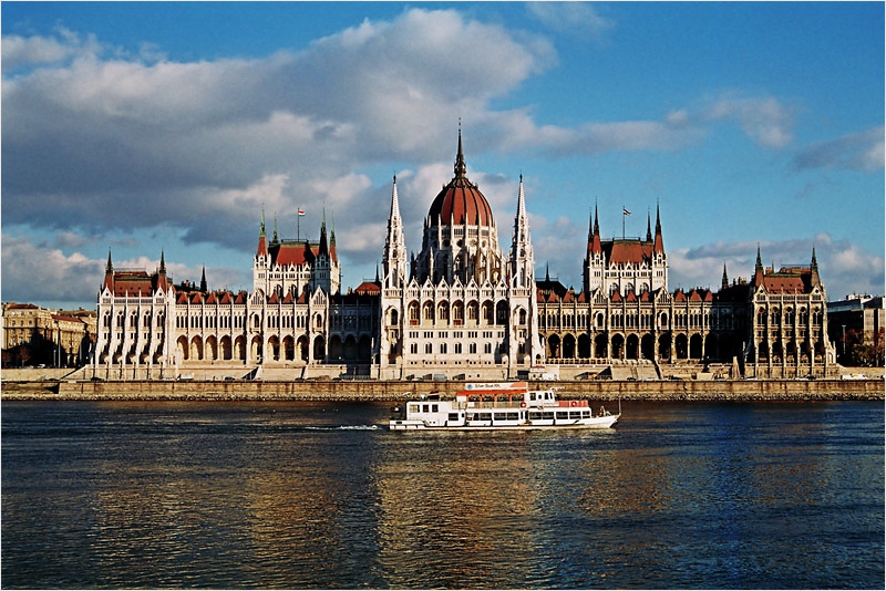 Парламентът в Будапеща