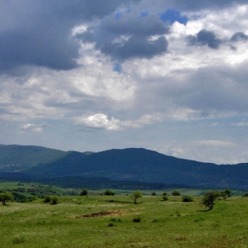 Росата в равнината е изгряла