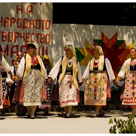 Младо и старо тънцуваха на сцената!