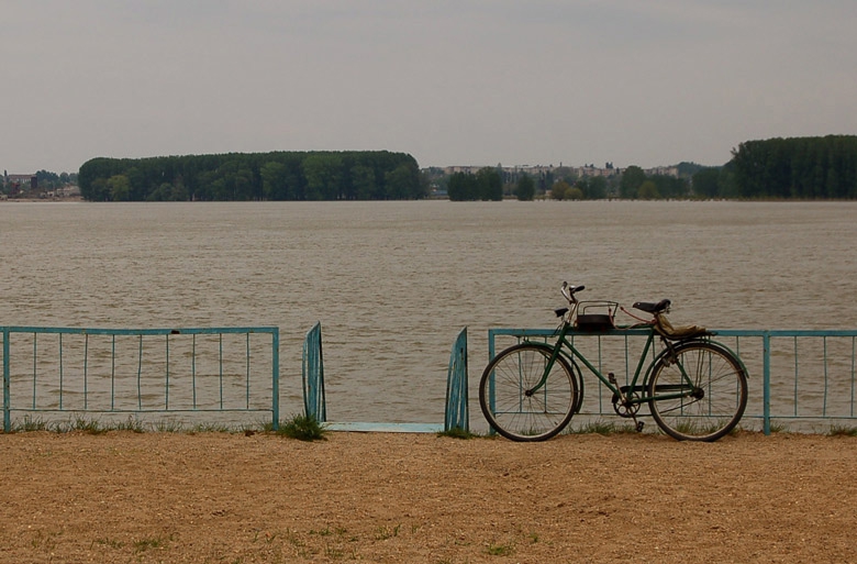Време е