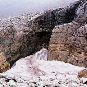 Погребаният снежник