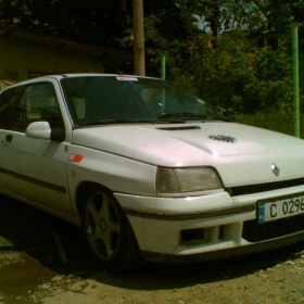 Renault Clio 1.8 16v Turbo