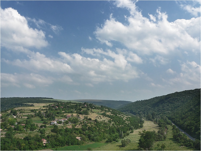 Долината