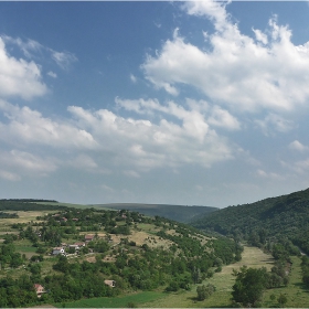 Долината
