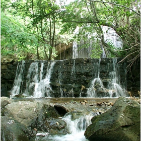 Водопад в местноста Кара Кос