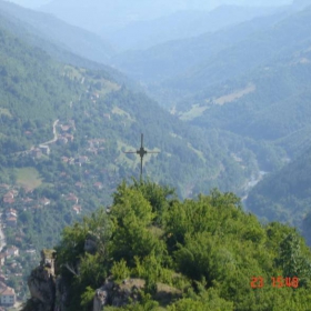 v pamet na zaginalite planinari ot jitelite na selo Lakatnik