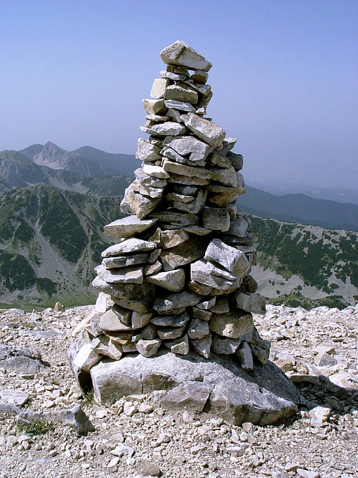 ..там...беше...