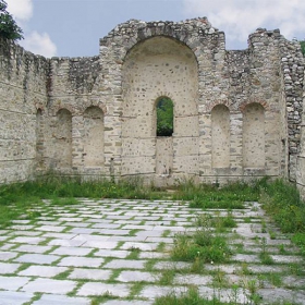 останки от църква в Мелник