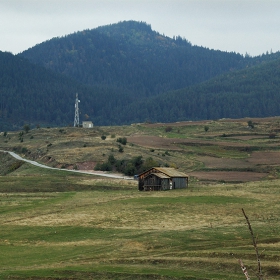 Пак в с. Равногор, през прозореца на хотел `Равногор`