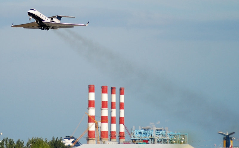 Истинските самолети пушат! (Gulfstream III)