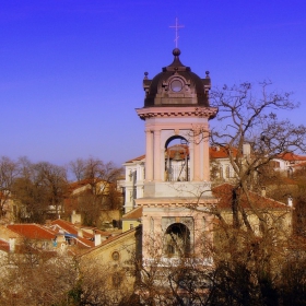 Розовата камбанария
