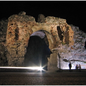 Хисарска крепостна стена - южна порта Камилите