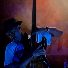 MARCUS MILLER - 14