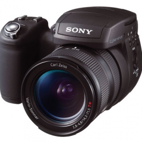 Топ оферта: SONY DSC-R1 1749 лева с ДДС