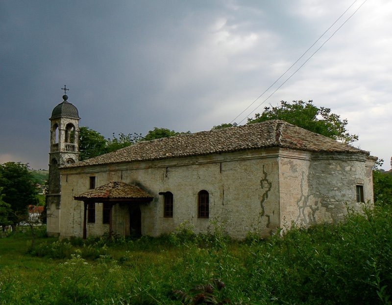 В село Манастир