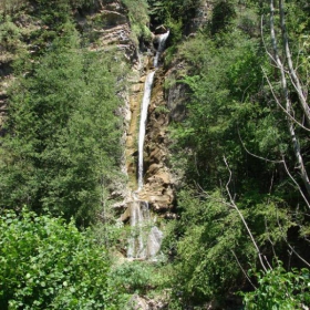 Крайпътно водопадче 1