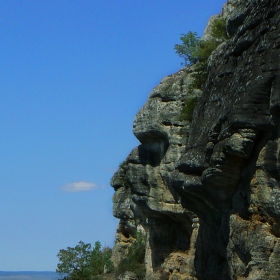 Мадарски самотник