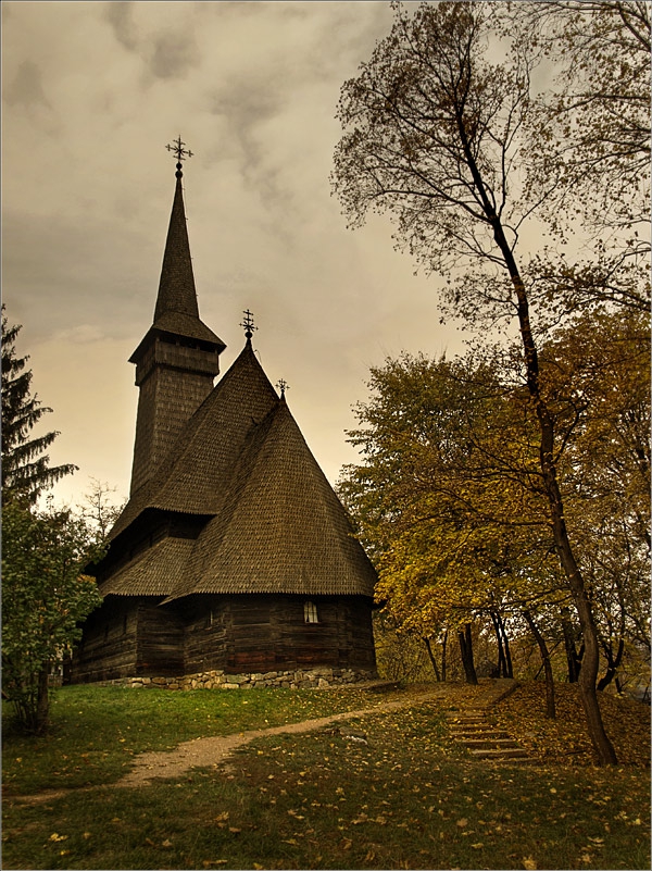 Есенна Румъния