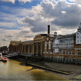 Butlers Wharf  -  1895