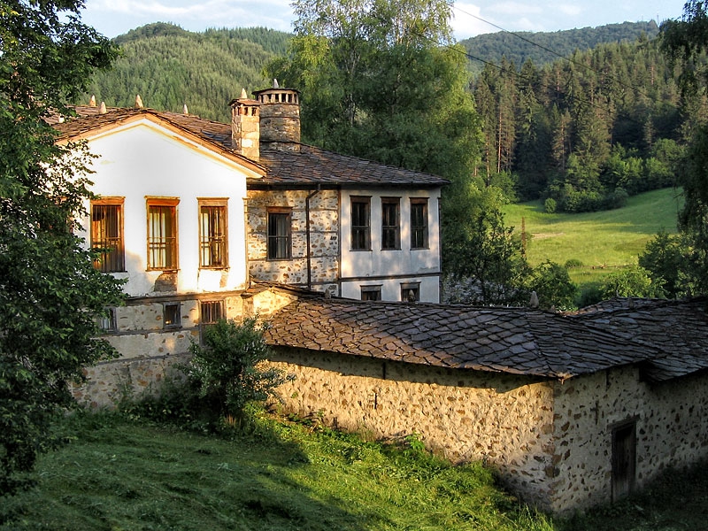 Агушевите конаци (общ изглед)