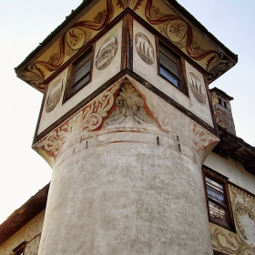 Агушевите конаци (кулата)