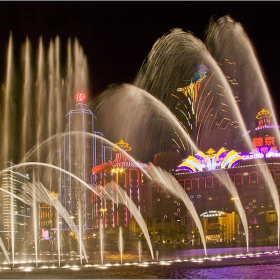 The Wynn's fountain (2)