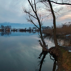 Езерно