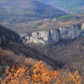 Път в скалата...