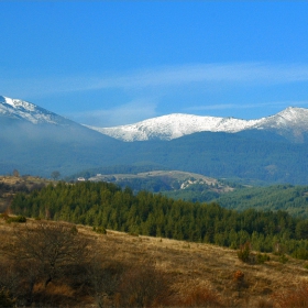 Високи сини планини