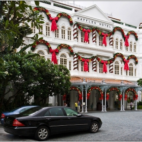 Raffles Hotel в коледна премяна