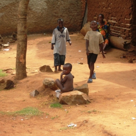 Може и без дрехи! (Burundi, Africa)