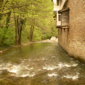 Река