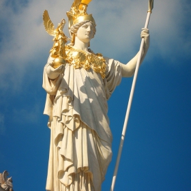 Pallas Athena monument, Vienna, пред парламента