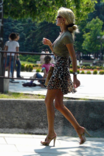 ....pretty woman walking down the street....
