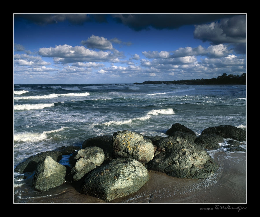 Черно море край Лозенец